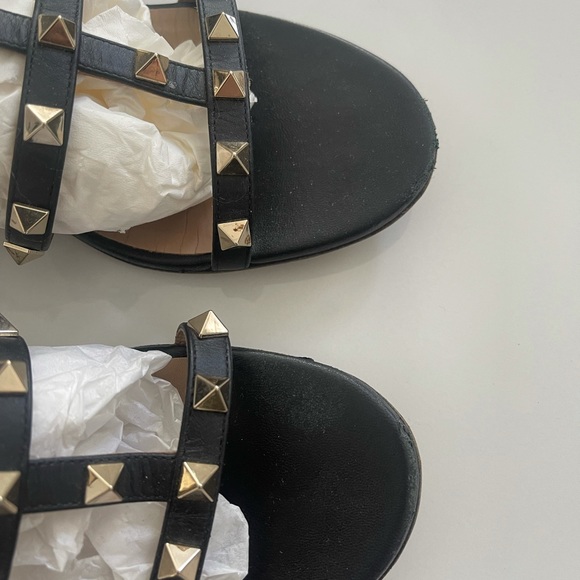 * Sold * 100% Authentic Valentino Rockstud sandals flats - Picture 5 of 6